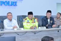 Menteri Perhubungan RI Dudy Purwagandhi bersama
Kakorlantas Polri Irjen Pol. Agus Suryonugroho dan Direktur Utama PT Jasa
Raharja Rivan A. Purwantono meninjau Pos Pengamanan Terpadu (Command
Center) Idulfitri 2025 di KM 29 Tol Jakarta-Cikampek pada Sabtu, 22 Maret 2025.