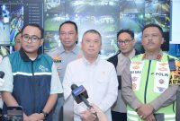 Menteri Perhubungan Dudy Purwagandhi bersama Kakorlantas Polri Irjen Pol. Agus Suryonugroho dan Direktur Utama PT Jasa Raharja Rivan A. Purwantono saat berkunjung ke Pelabuhan Merak pada Minggu,(23/3).